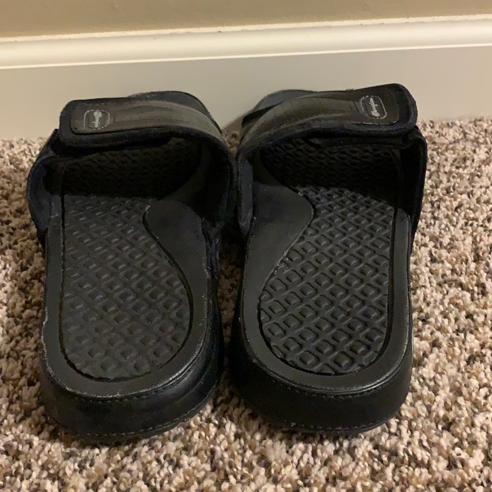 Athletic Slides